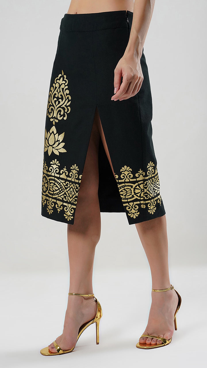 Nesavaali Side Slit Black Metallic Printed Sheath Skirt, emphasizing the fitted design.